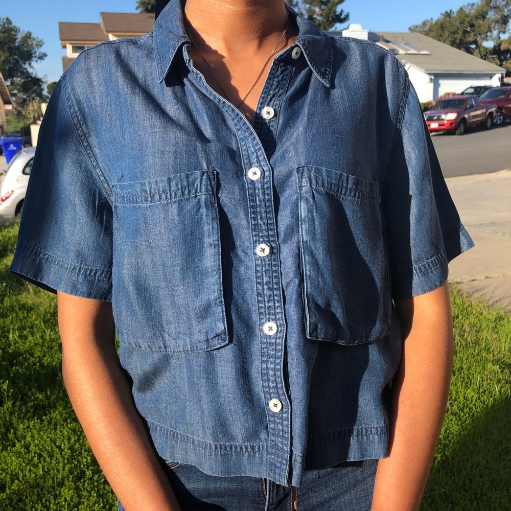 Women’s button up crop top.